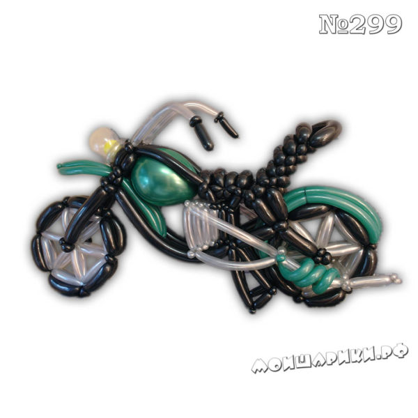 зеленый мотоцикл из воздушных шаров