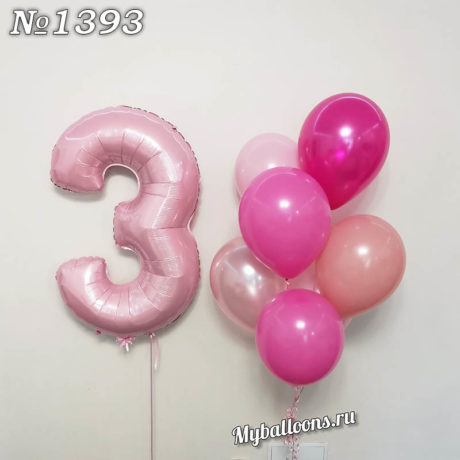 Розовая цифра 3 и небольшой фонтан
